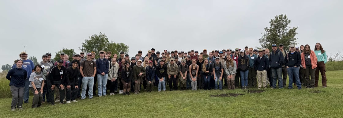NRM230 group photo: Instructors, TAs, and students
