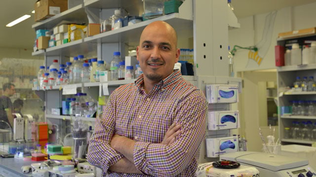 JAssistant professo Jaime-Lopez in his lab