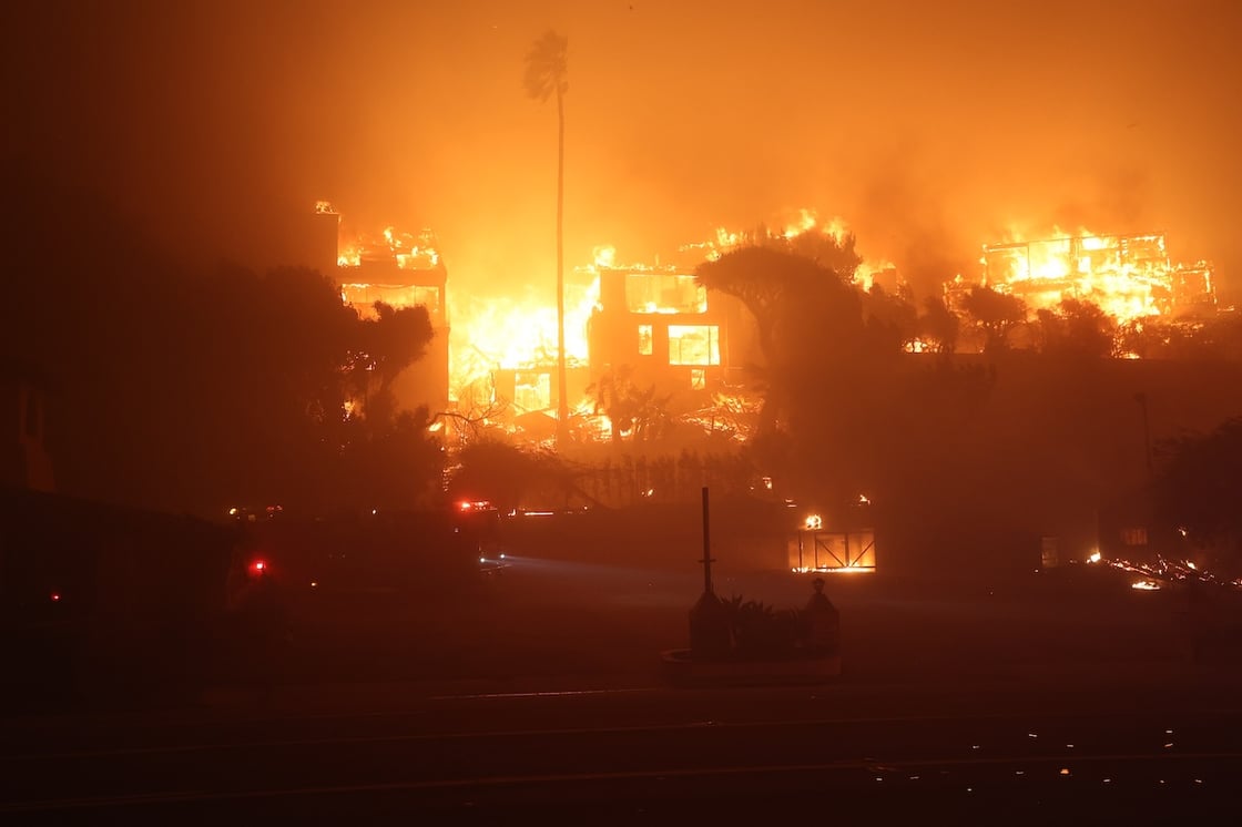 Palisades_Fire_(54254471791)